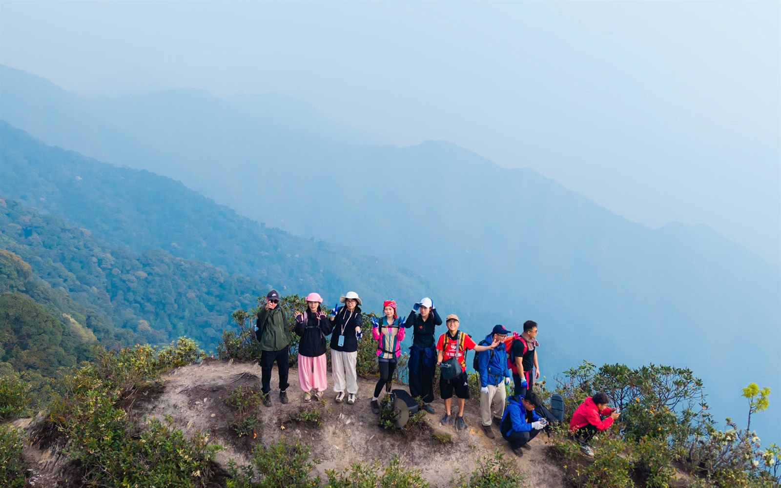 Trekking Kỳ Quan San Tây Bắc